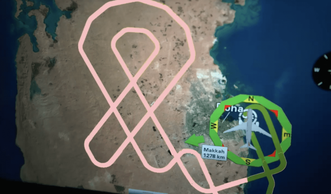 Giornata mondiale contro il cancro al seno, un 787 di Qatar disegna un fiocco gigante nei cieli
