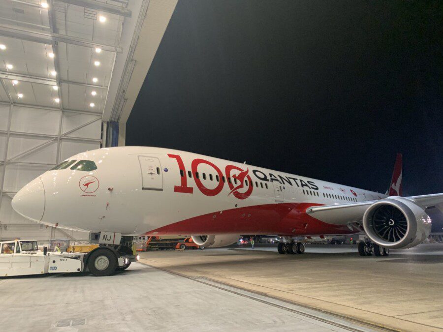 Australia, il volo da record di Qantas per rimpatriare 107 persone