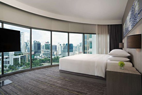 Trasferisciti a Bangkok per un anno in hotel 5 stelle, vivere a casa costa molto di più