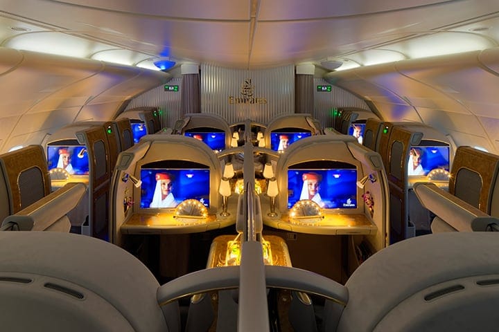 In business negli Stati Uniti gratis, tantissimi posti per volare con Emirates e American Airlines