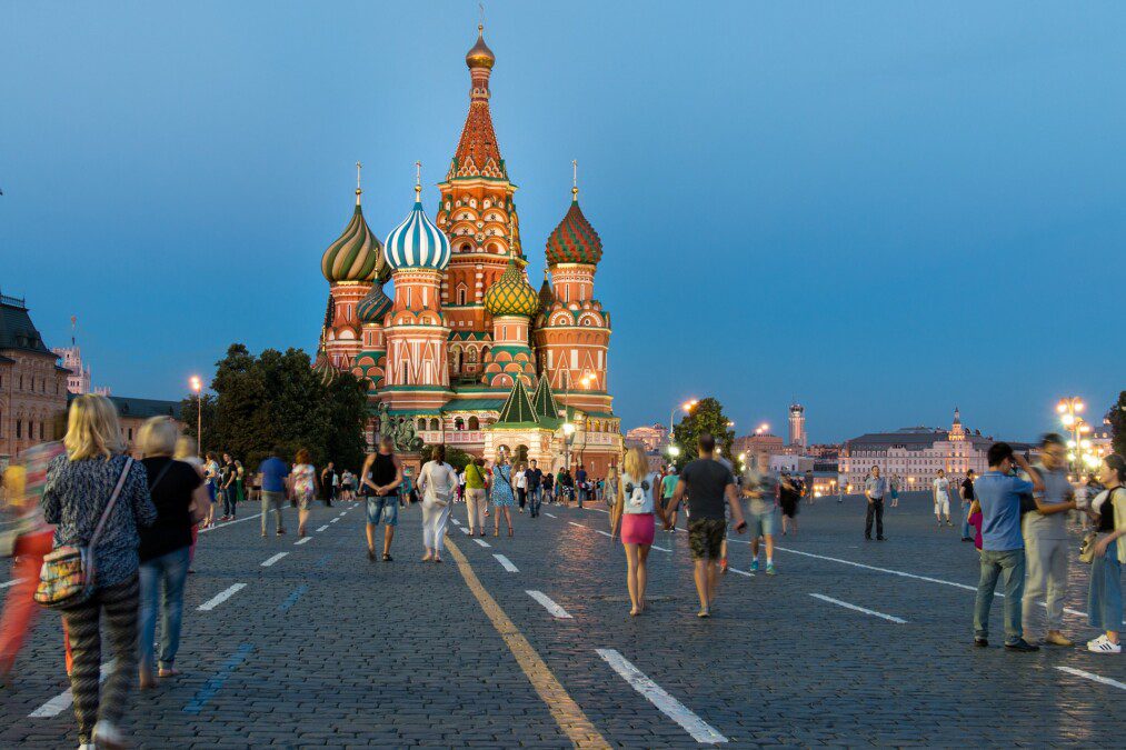 Da Milano alla Russia per ricevere lo Sputnik: il nuovo turismo