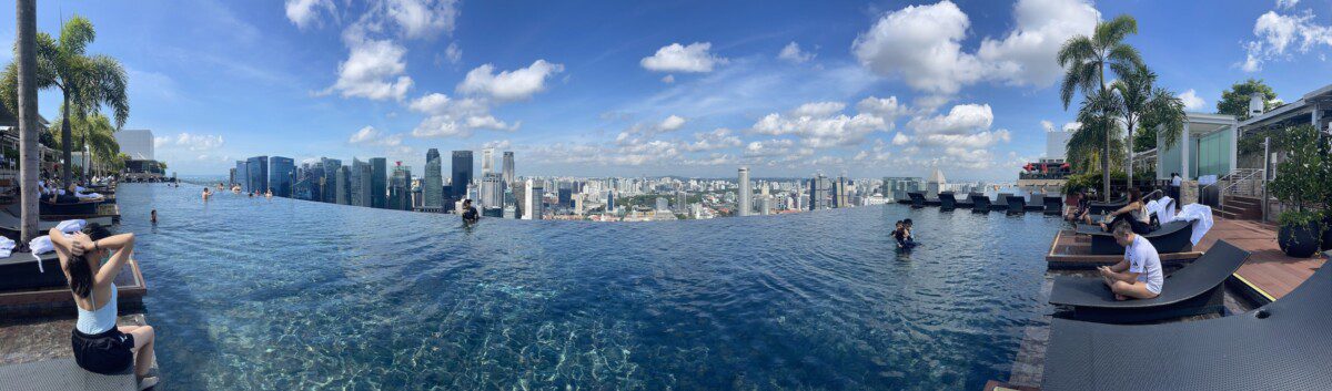 Dormire in uno degli hotel più iconici del mondo: il Marina Bay Sands Hotel di Singapore