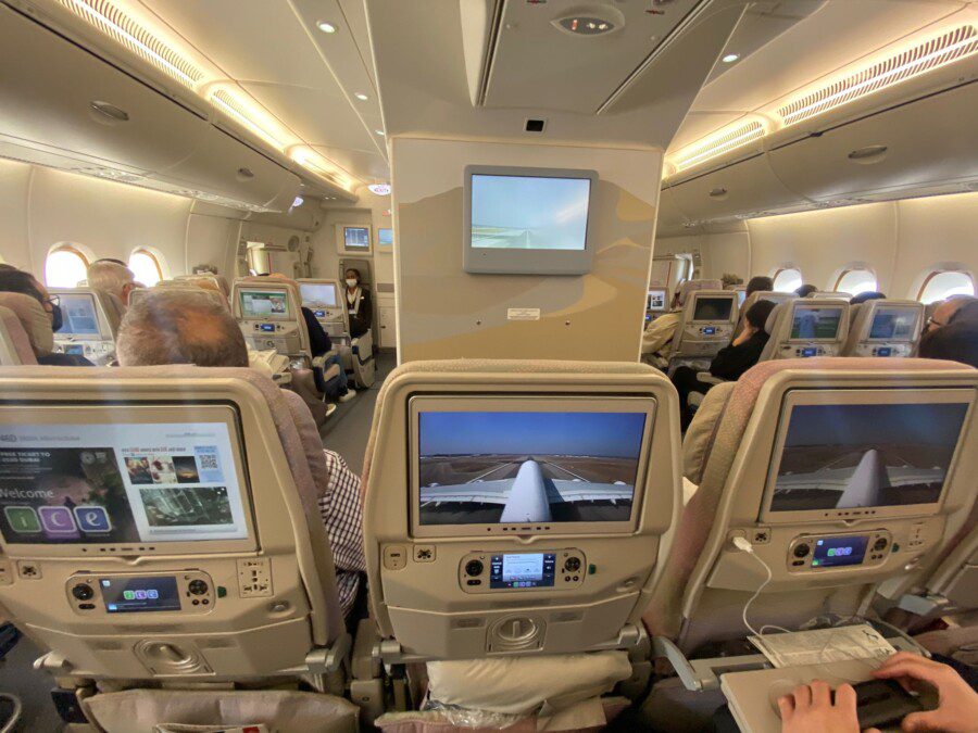 In Economy sull’A380 di Emirates: molto tech, poca cura dei dettagli