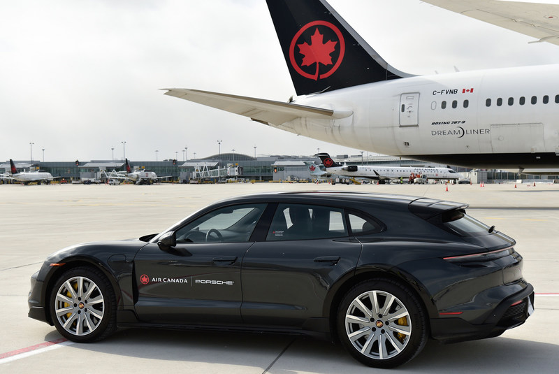 Volando Air Canada potresti finire su una Porsche