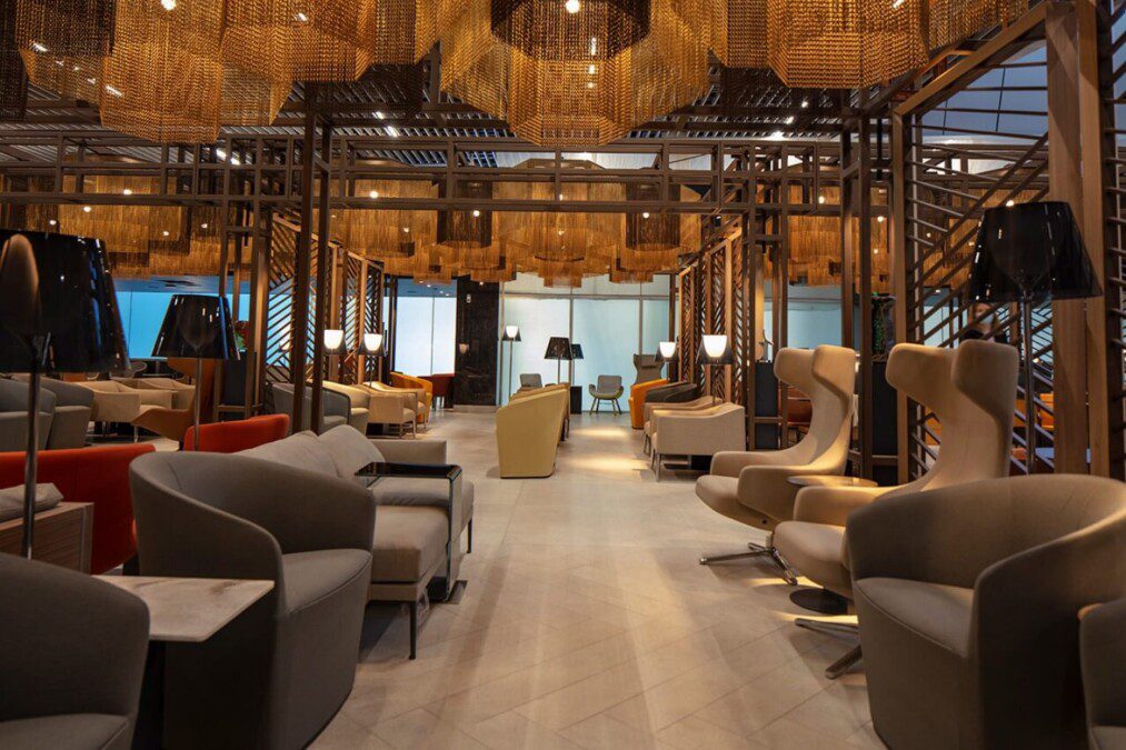 Latam apre la lounge più grande del Sud America: servizi e sostenibilità