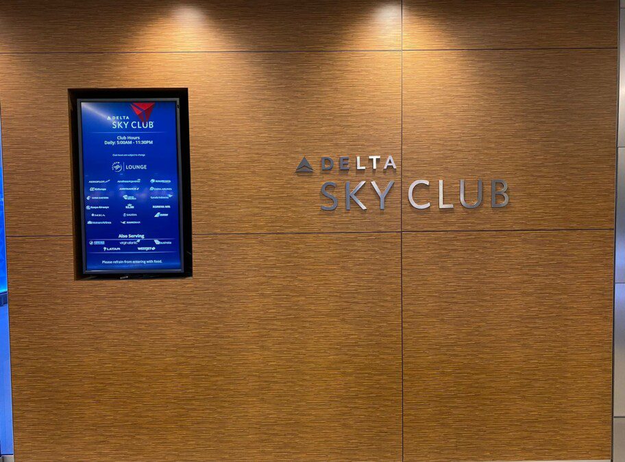 Delta cambia le regole per gli accessi agli Skyclub: niente più lounge se non si vola premium