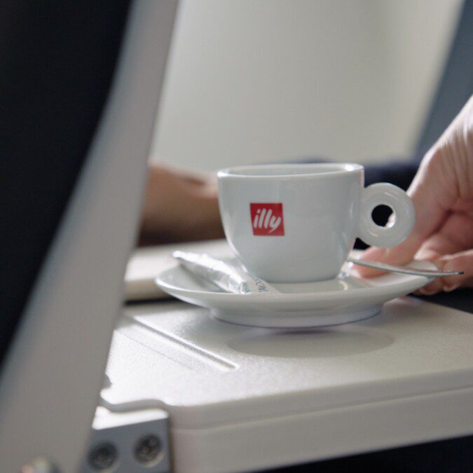 Air Dolomiti è il primo vettore italiano ad offrire il caffè espresso a bordo