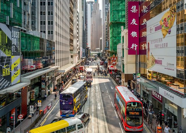 Hong Kong elimina le restrizioni, porte aperte ai turisti… ma il covid in Cina è a livelli mai visti