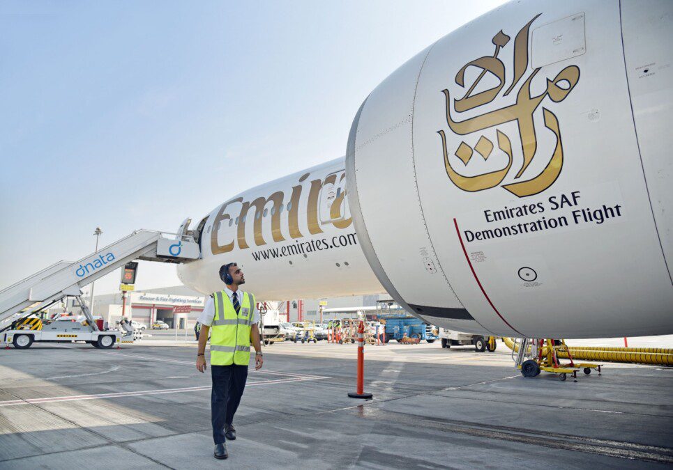 Emirates fa volare un Boeing 777 con un motore alimentato al 100% da carburante sostenibile