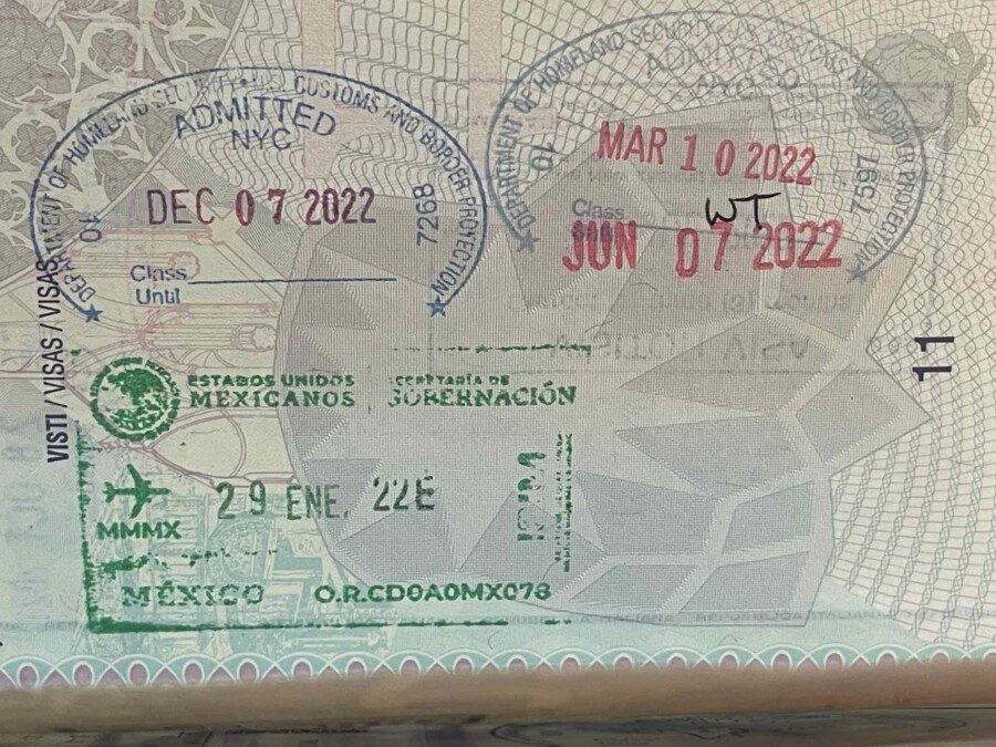 Basta timbri sul passaporto, gli USA eliminano e passano alla versione digitale