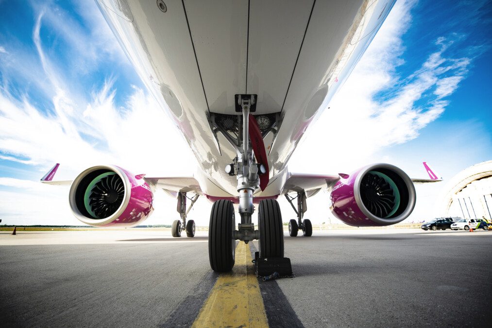 Wizz Air chiude a Bari e lancia nuove rotte estive da Roma e Milano