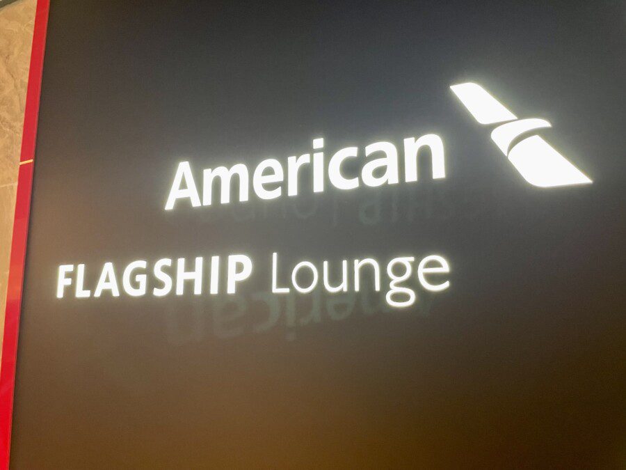 American Airlines dichiara guerra alle agenzie di viaggio e taglia i benefit dei Frequent Flyer