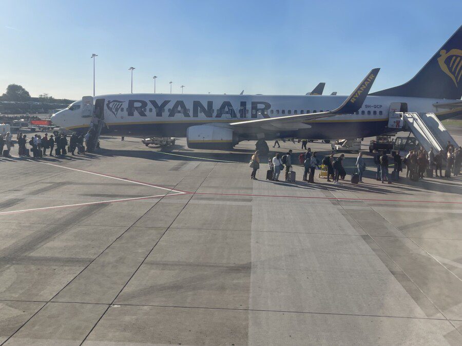 Ryanair annuncia nuove rotte estive da Crotone e Lamezia verso Treviso e Venezia
