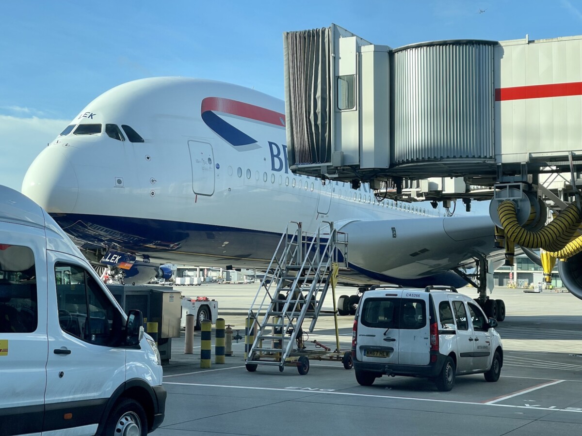 British Airways crede ancora nell’A380, pronto il piano di refitting che porterà la Club World Suite nell’upperdeck