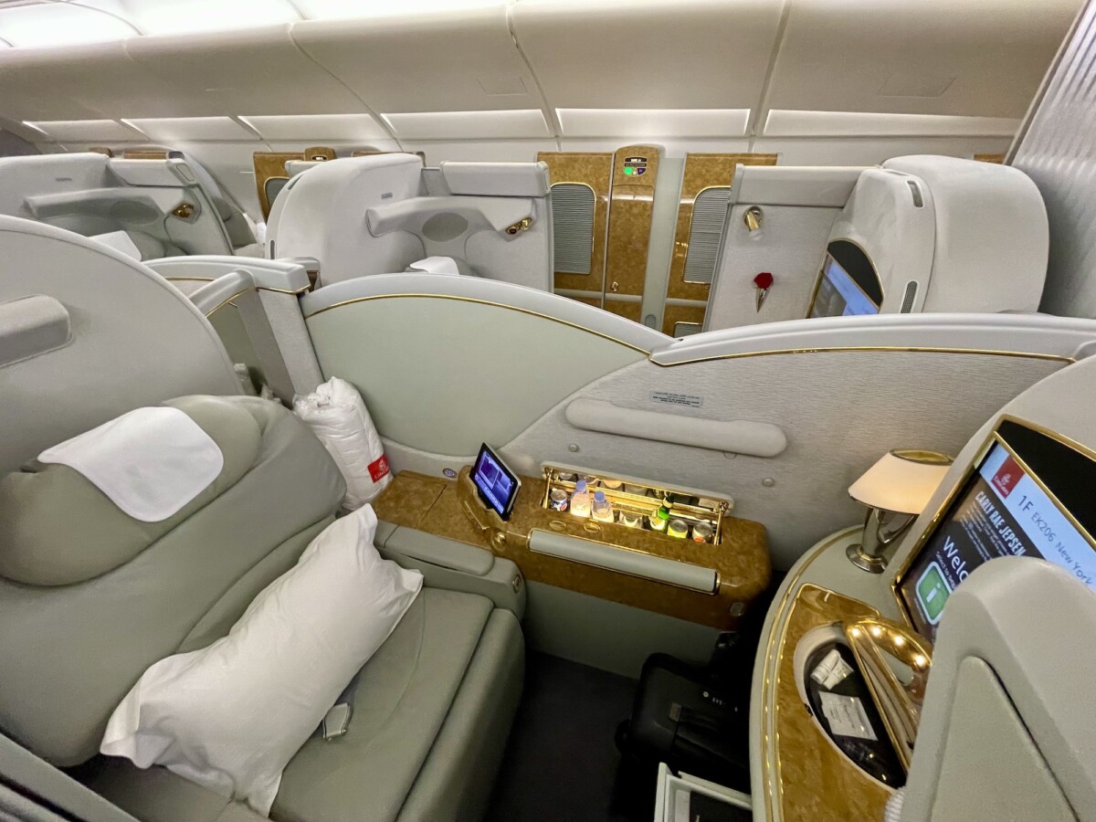 Emirates inaugura un hub di bellezza per il personale di cabina in collaborazione con Dior e Davines