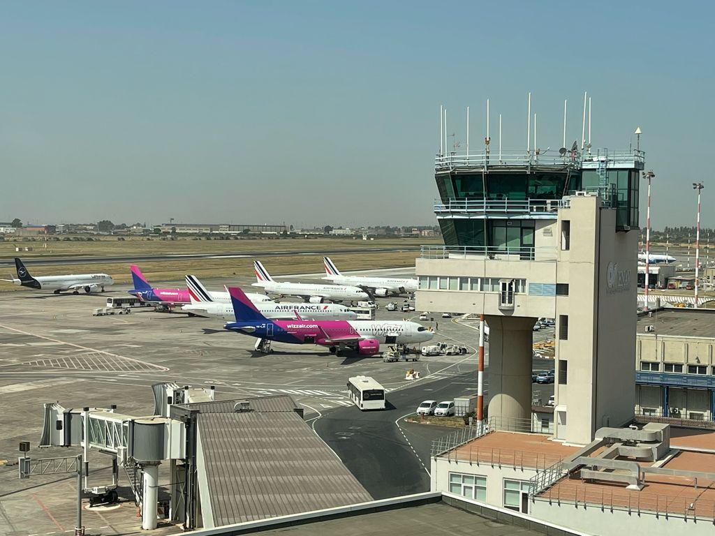 Aeroporto di Catania ancora in tilt: stravolto il network dei voli in Sicilia