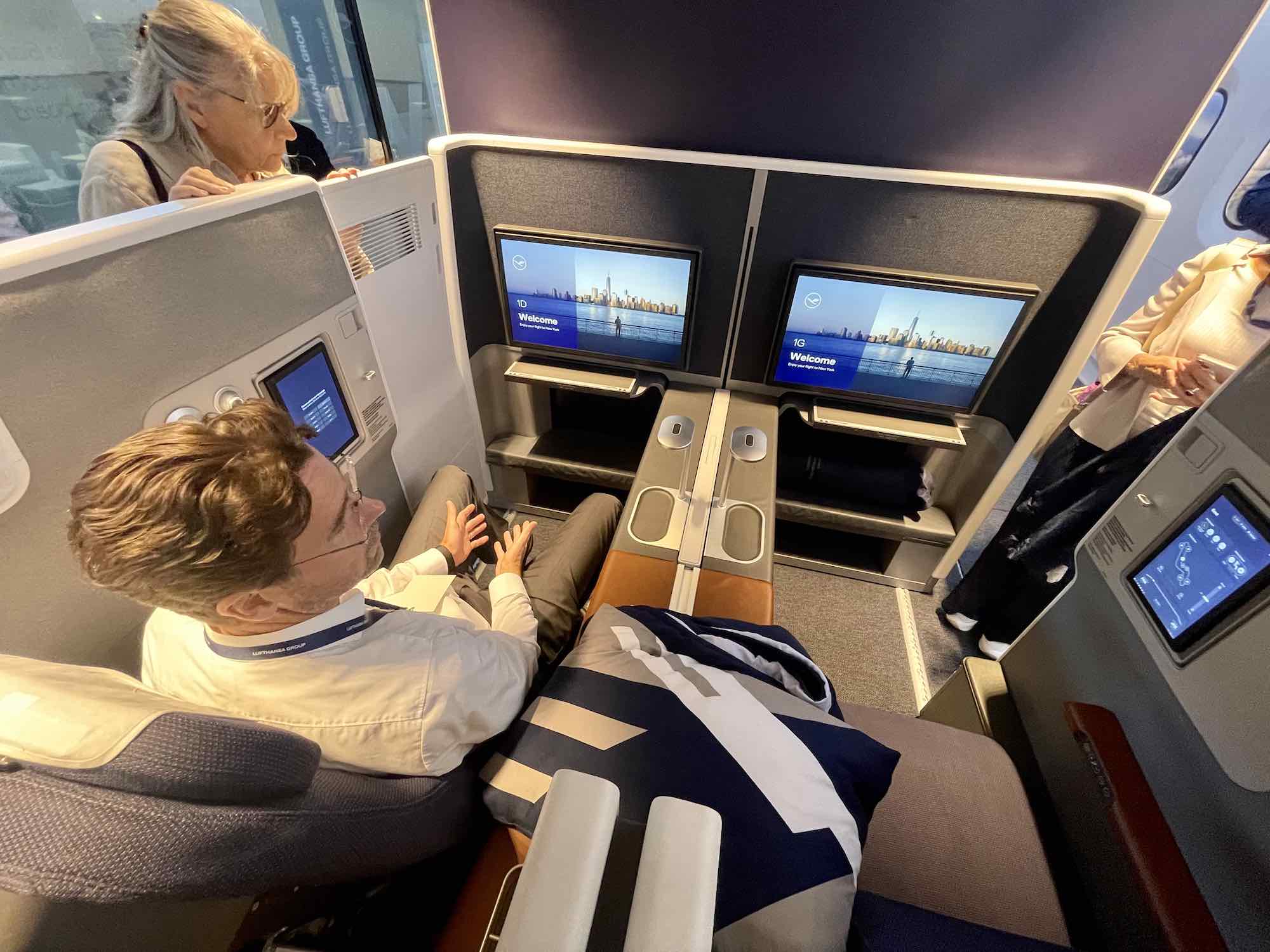 Ahi Lufthansa, le nuove cabine di business class arriveranno (forse) nel 2024