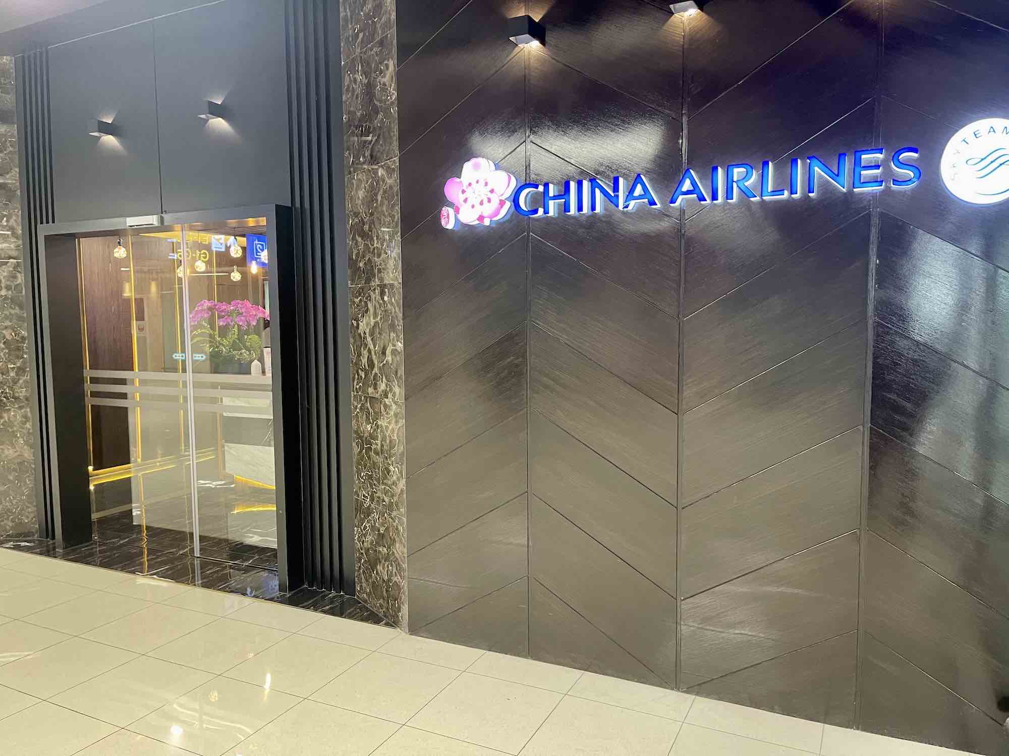 Piccola, ma elegante e ben fornita: recensione China Airlines lounge Bangkok