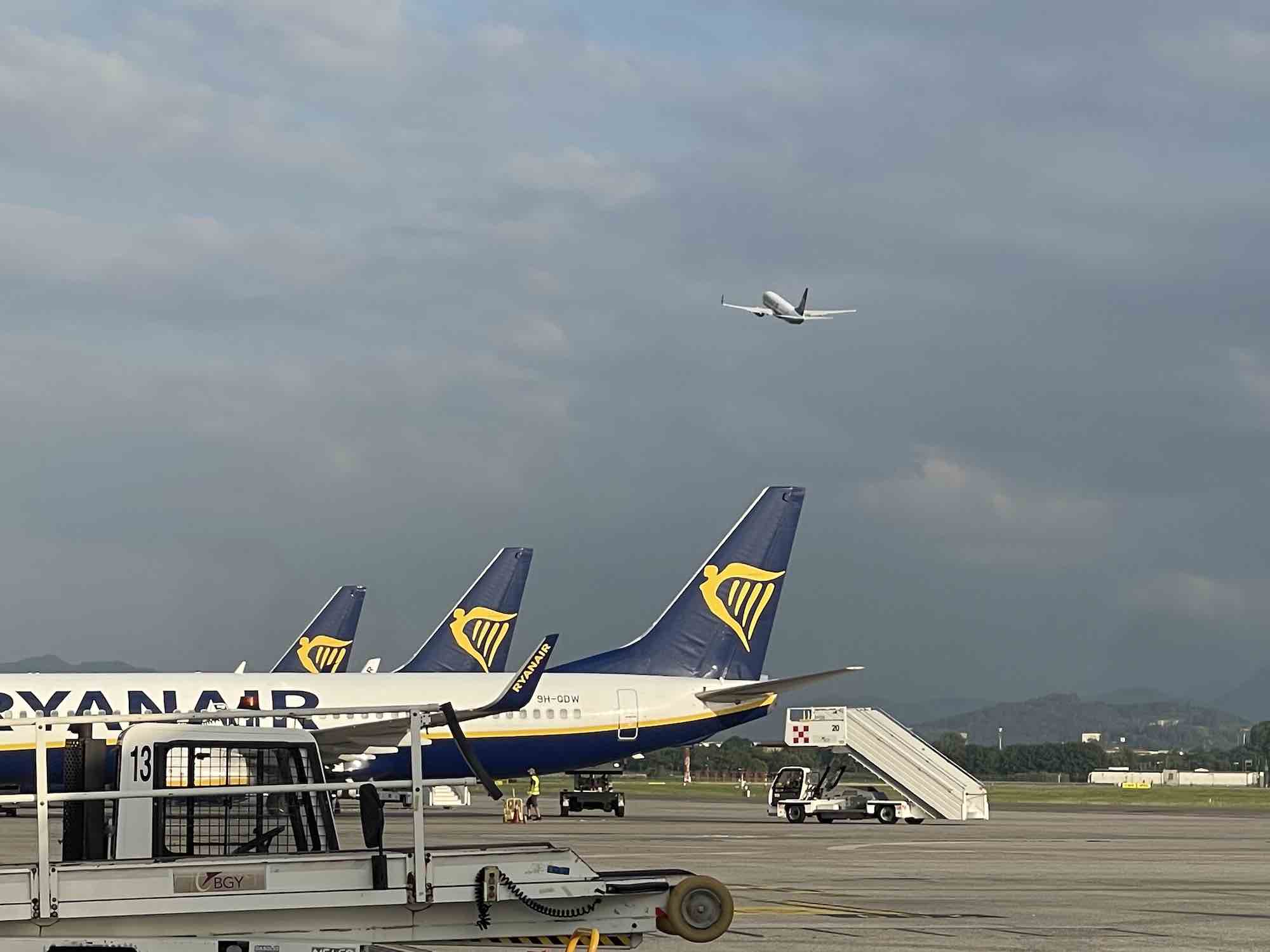 Ryanair punta a trasportare 17 milioni di passeggeri da Milano: aumentano rotte e aerei