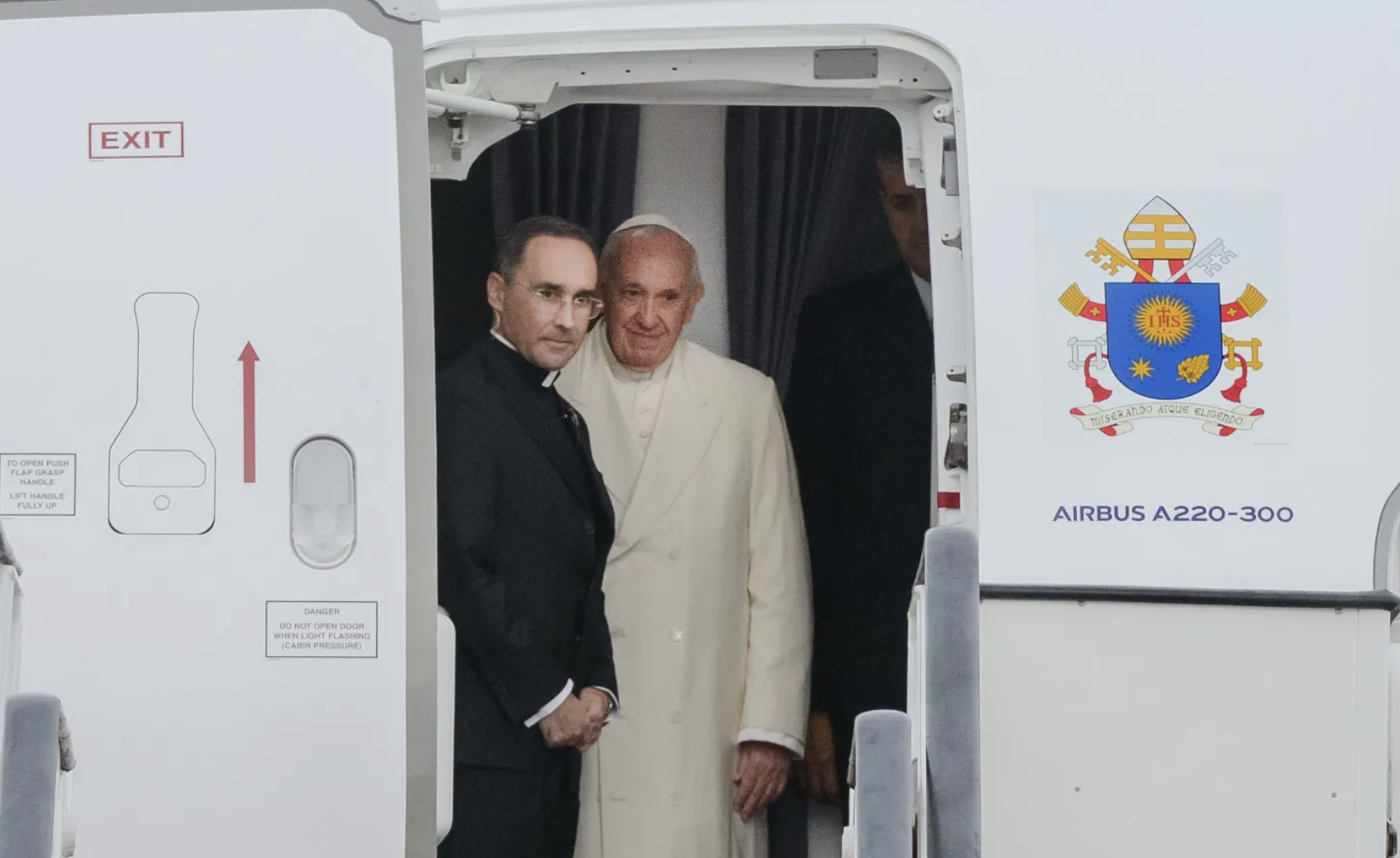 Papa Francesco vola a Marsiglia. Chi c’è a bordo, chi paga: tutto quello da sapere sui voli papali