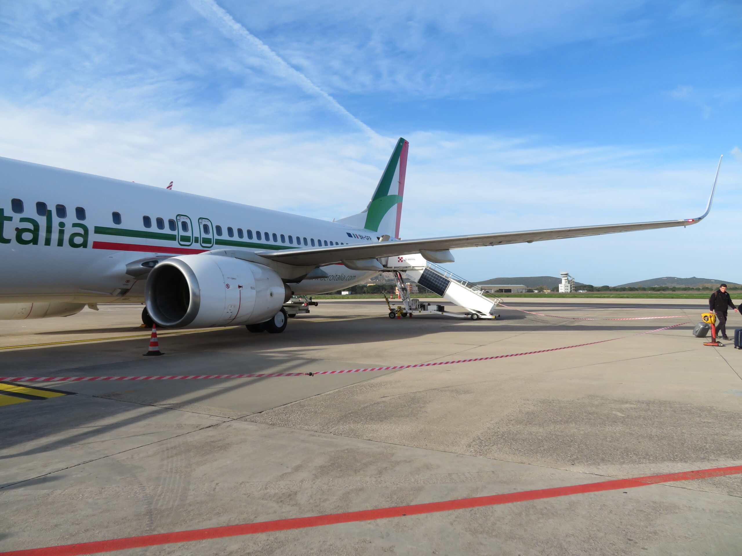 Linate-Alghero su un 737 di Aeroitalia. Come si viaggia ‘domestic’ con la più nuova compagnia italiana